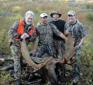 pourvoirie-fer-a-cheval-hautes-laurentides-chasse-orignal-58-pouces-record_450 pourvoirie-fer-a-cheval-hautes-laurentides-chasse-orignal-58-pouces-record