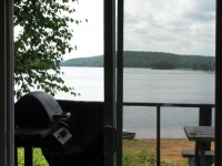 bbq-balcon-chalet-tetras-pourvoirie-fer-a-cheval-laurentides