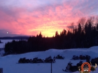 Magnifique coucher de soleil hivernal à la pourvoirie