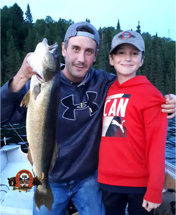 Pêche père-fils sur le lac Duchastel