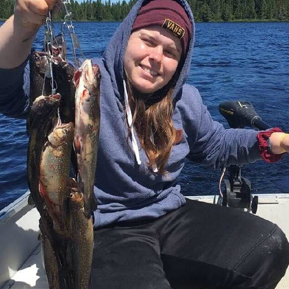 Pêche en famille à la pourvoirie du Fer à Cheval
