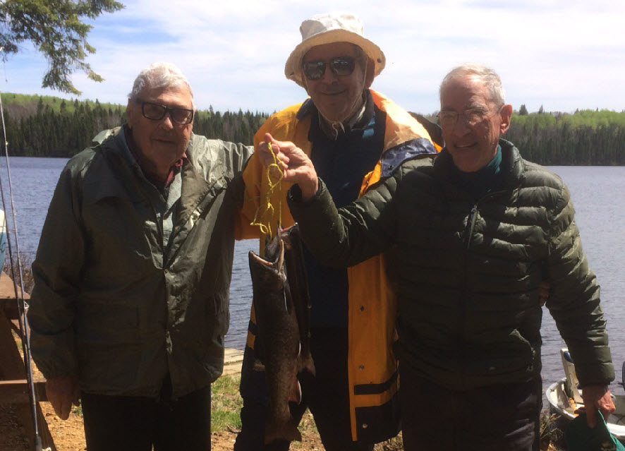 peche à la truite sur le lac girène au Fer à Cheval, Hautes-Laurentides