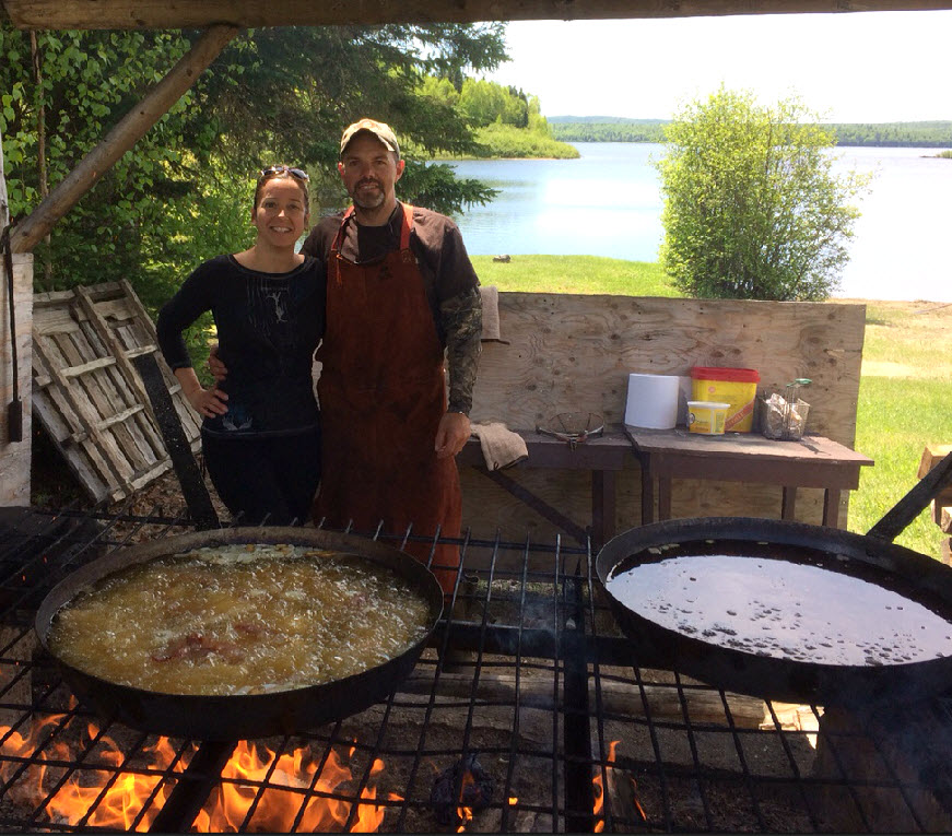Shore lunch à la pourvoirie du Fer à Cheval, Laurentides