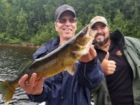 Sortie de pêche au doré en ponton sur le lac Nasigon au Fer à Cheval