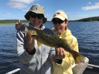 pêche au doré en ponton sur le lac Nasigon