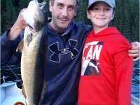 Pêche père-fils sur le lac Duchastel