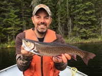 Pêche à la truite mouchetée à la pourvoirie Fer à Cheval, Laurentides
