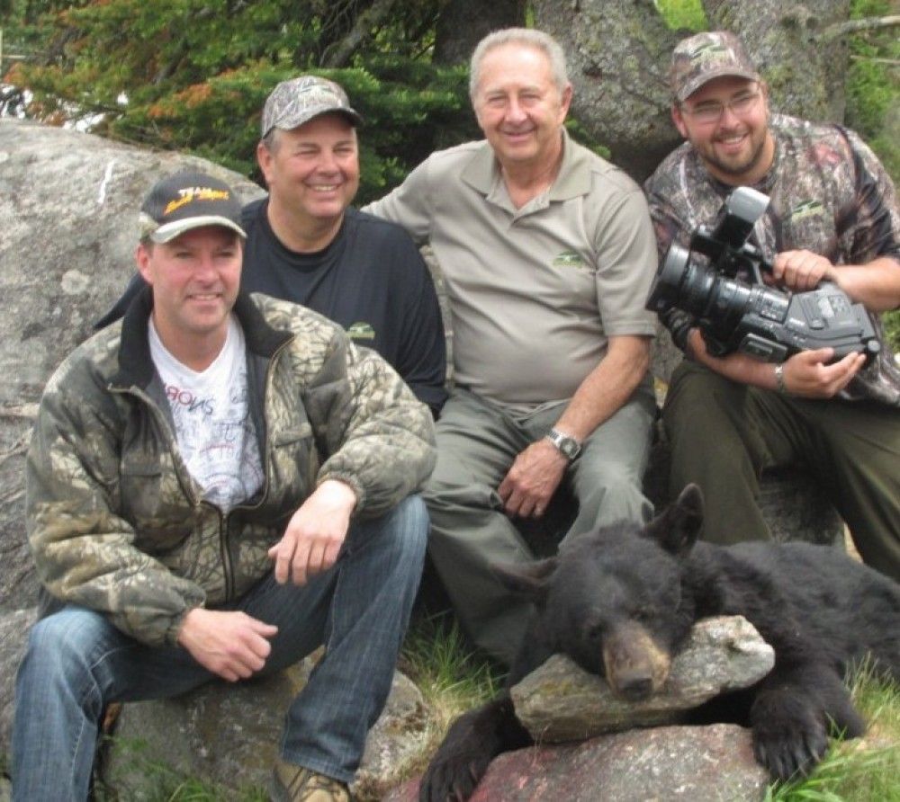 La famille Byrns s’aventure ensemble à la chasse à l’ours noir!